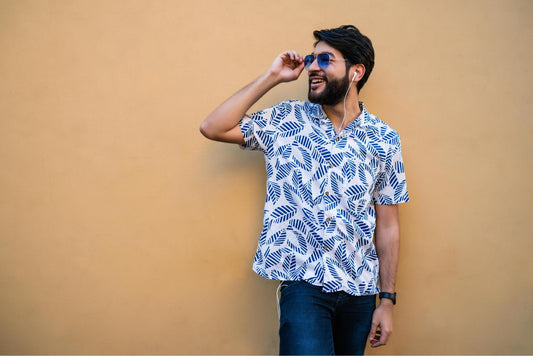 Dive into Fashion with the Perfect Short-Sleeved Hawaiian Beach Shirt