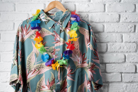The Artistic Elegance with AARK's Summer New Literary Flower Design - Loose Polka Dot Short Sleeve Shirt